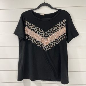 Women’s short sleeve top